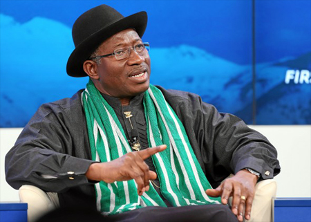 El Presidente nigeriano promete rescatar a las niñas secuestradas